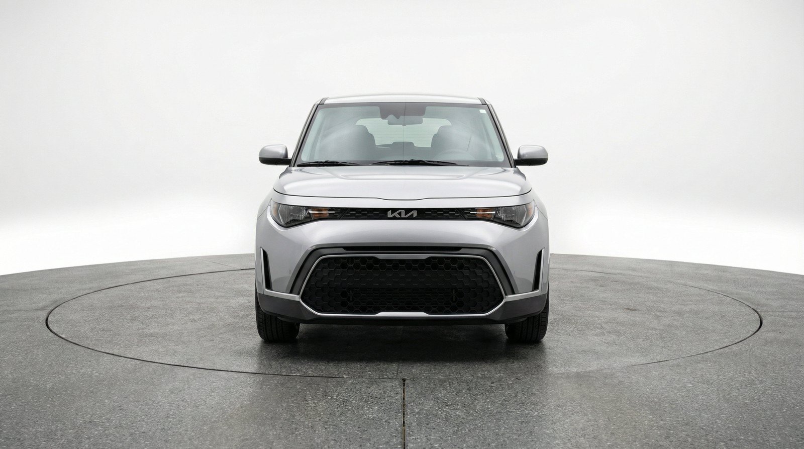Used 2025 Kia Soul LX w/ LX Technology Package FWD image 2