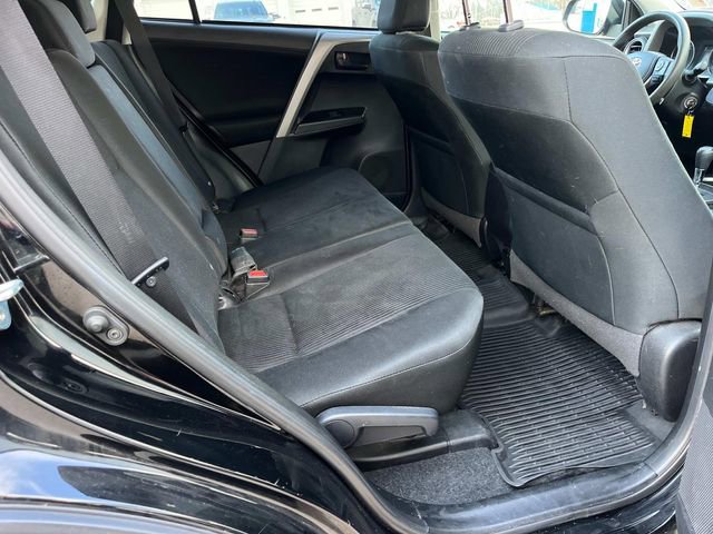 Used 2018 Toyota RAV4 LE image 22