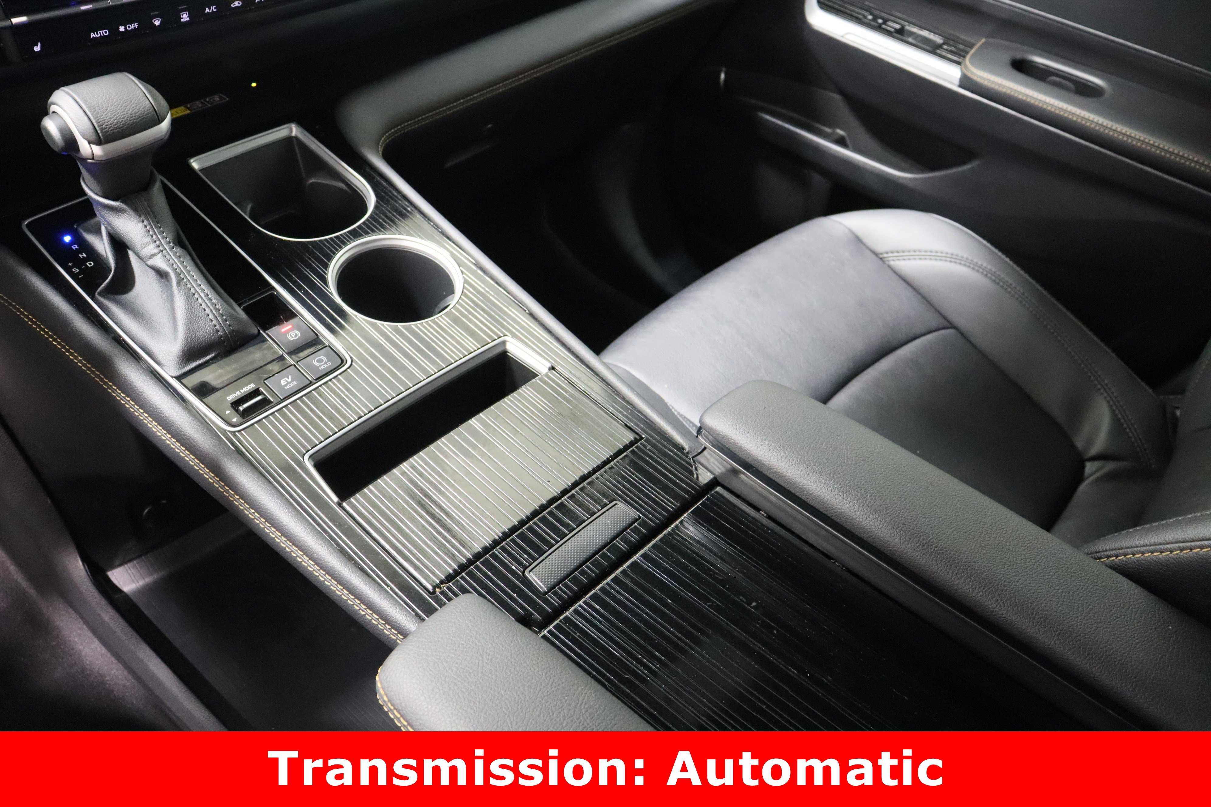 Used 2025 Toyota Sienna XLE Woodland Edition image 17