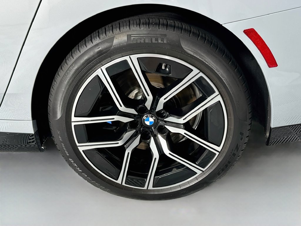 Used 2023 BMW 740i w/ Parking Assistance Package RWD image 32