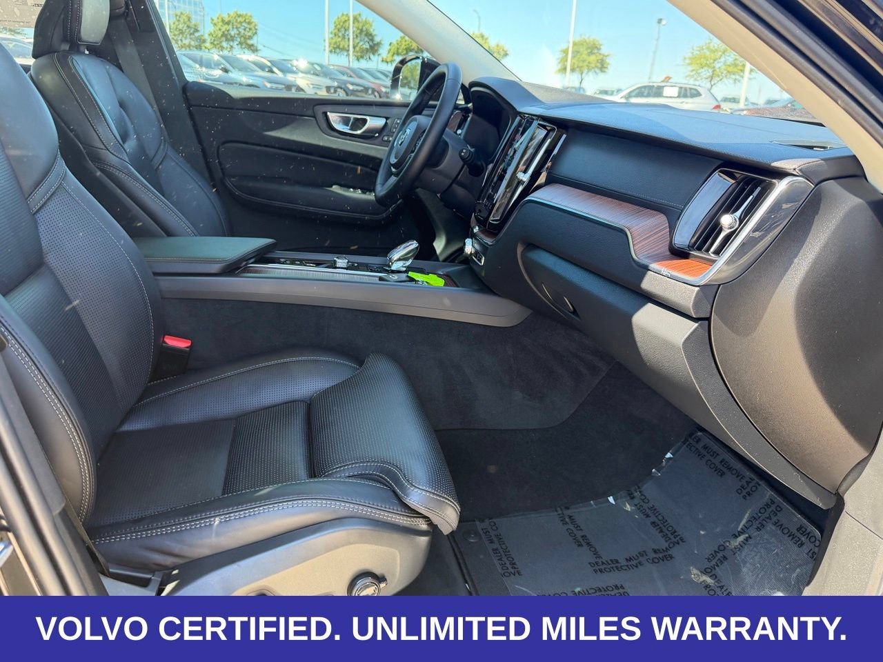 Certified 2024 Volvo XC60 T8 Ultimate w/ Protection Package Premier AWD/4WD image 36