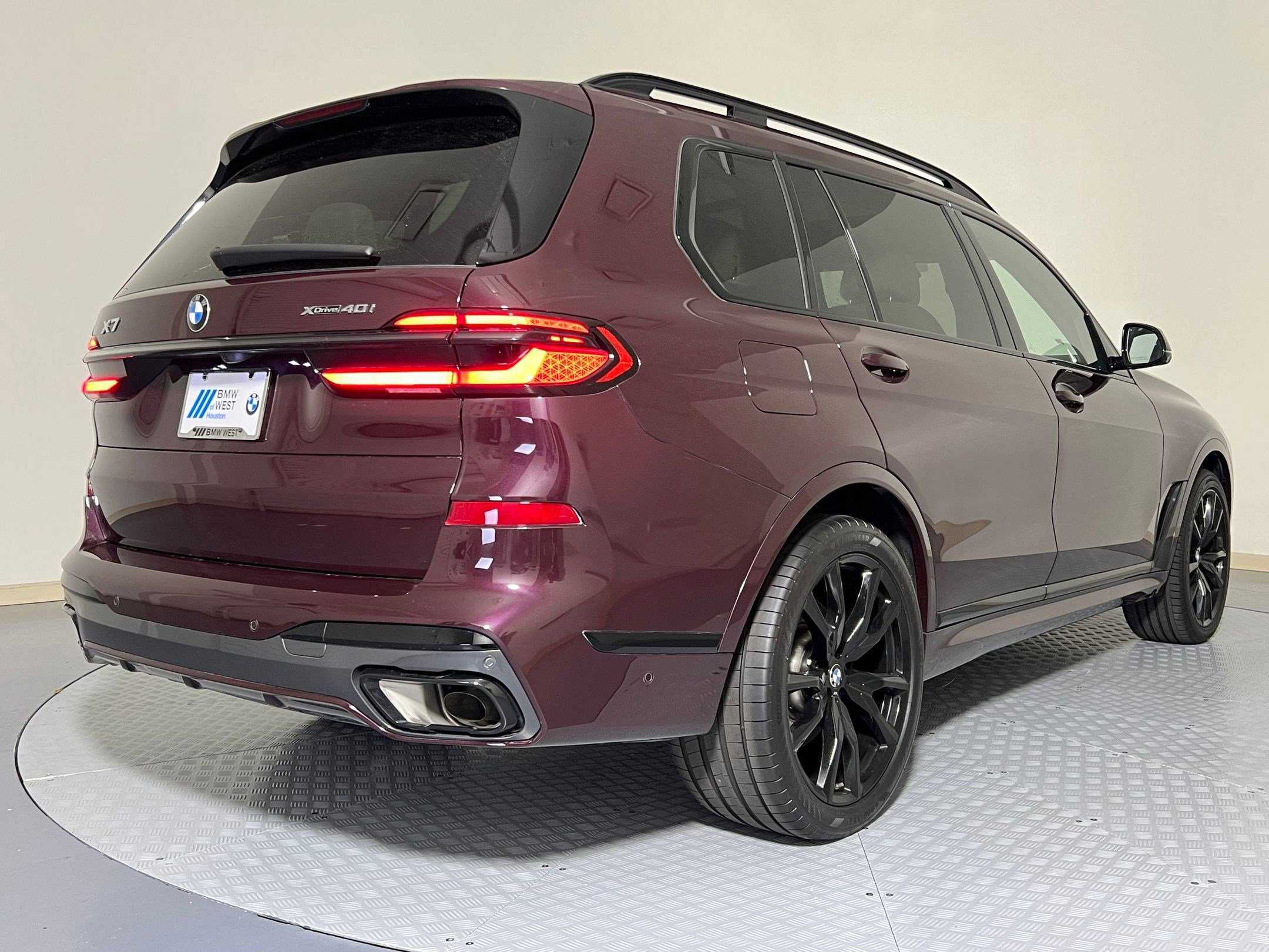 Certified 2024 BMW X7 xDrive40i w/ M Sport Package image 8