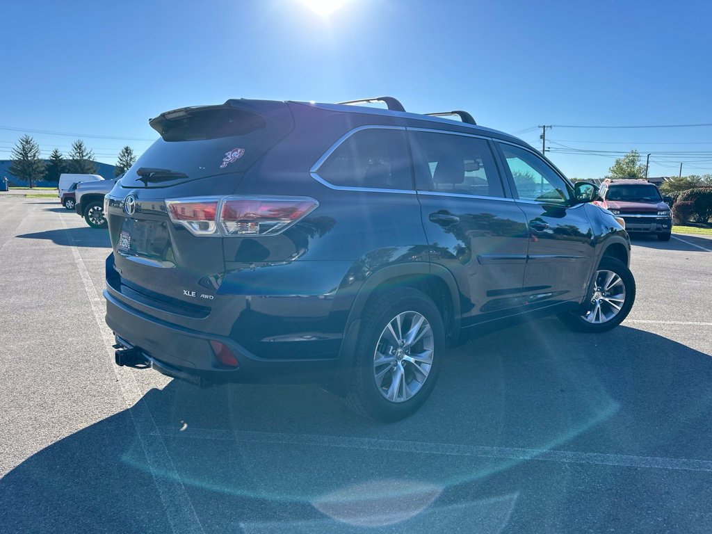 Used 2015 Toyota Highlander XLE AWD/4WD image 12