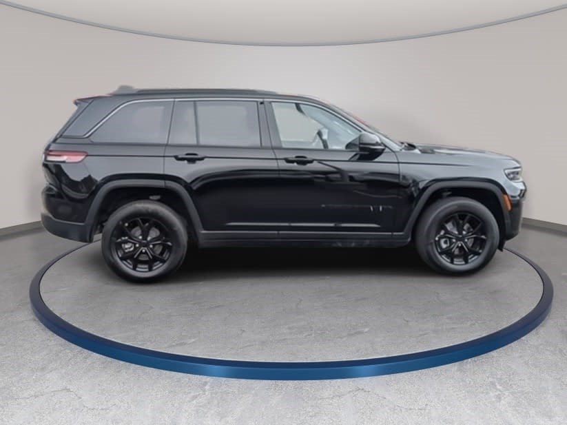 New 2026 Jeep Grand Cherokee Altitude AWD/4WD image 4