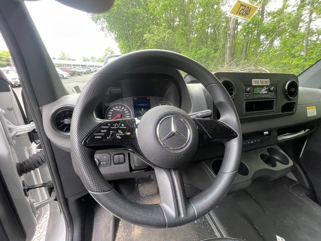 Used 2025 Mercedes-Benz Sprinter 2500 image 10