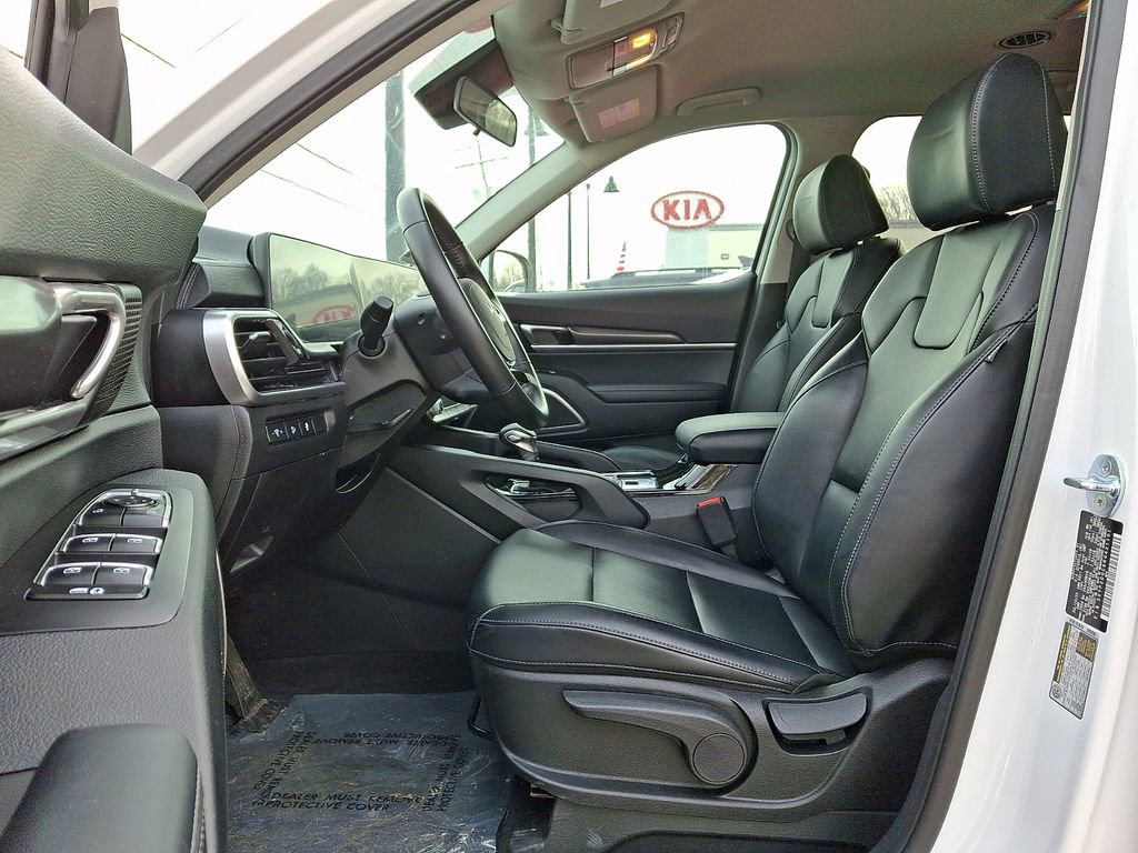 Used 2024 Kia Telluride LX image 13