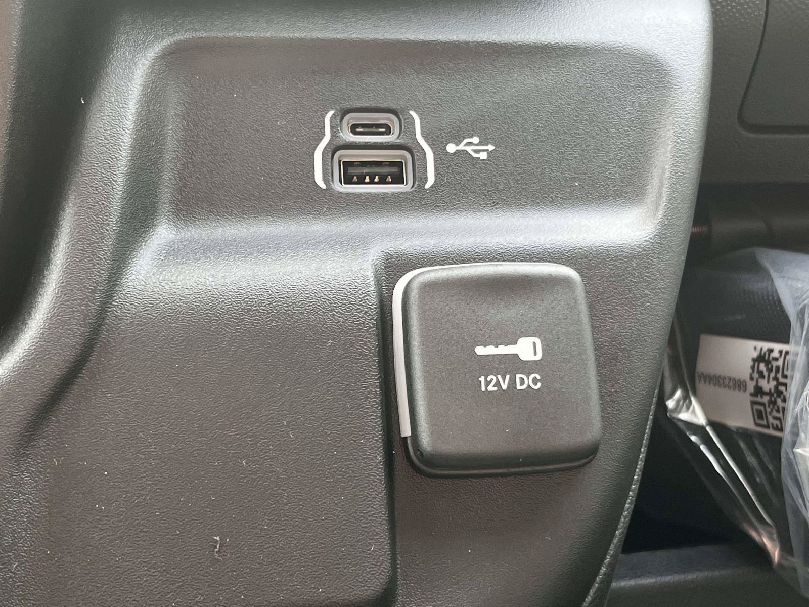 New 2026 RAM ProMaster 1500 w/ Storage Group FWD image 21