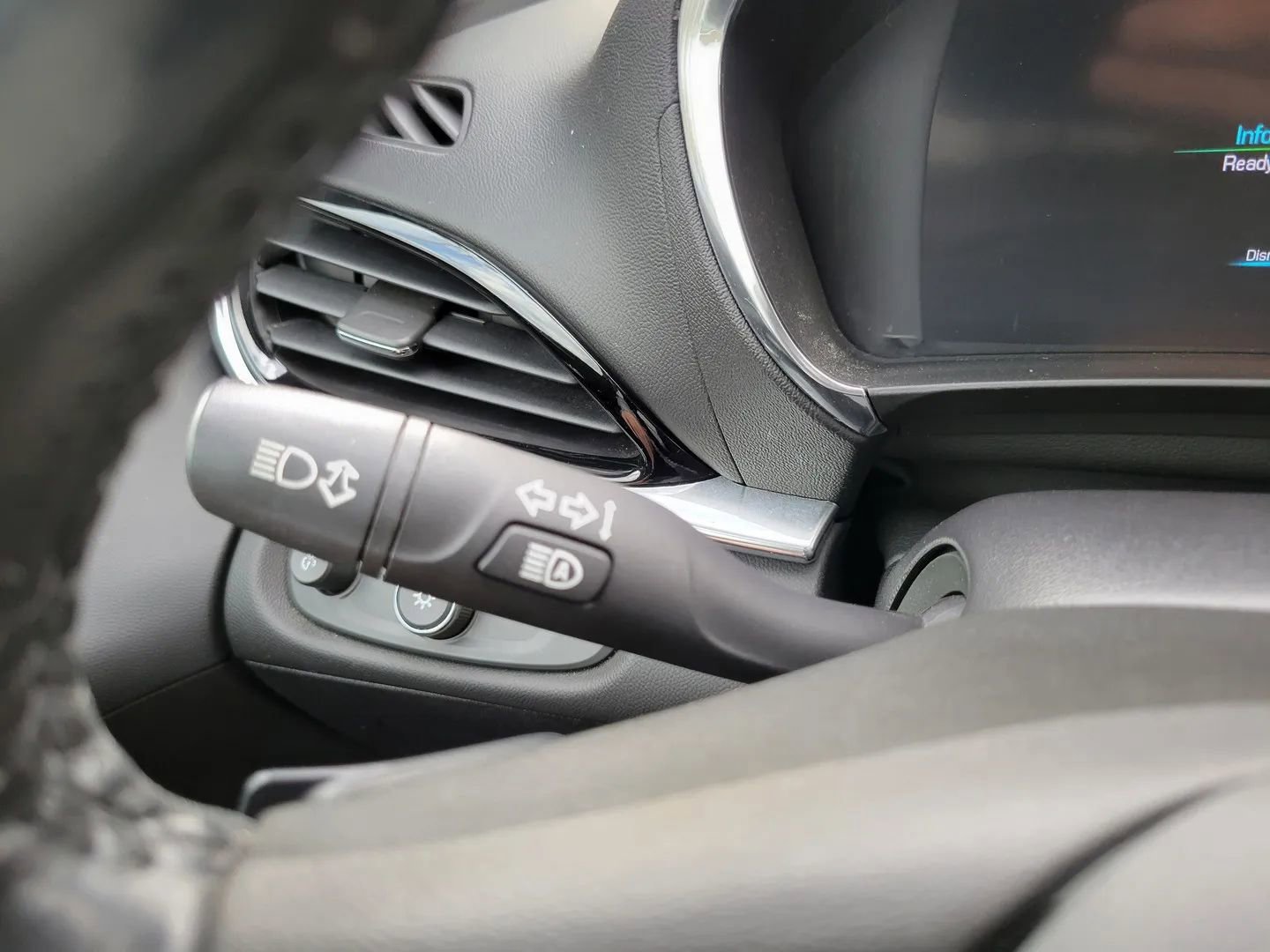 Used 2018 Chevrolet Volt Premier w/ Driver Confidence II Package image 31