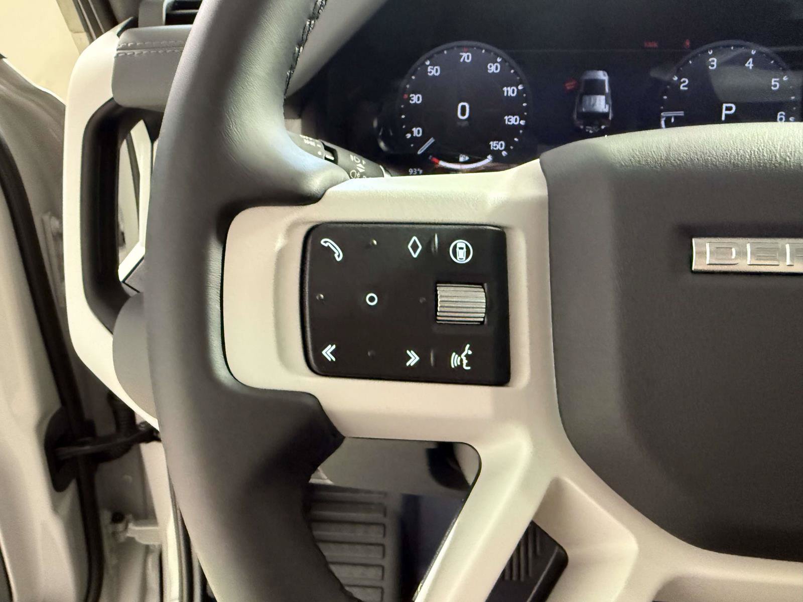 New 2026 Land Rover Defender 110 X-Dynamic SE AWD/4WD image 4