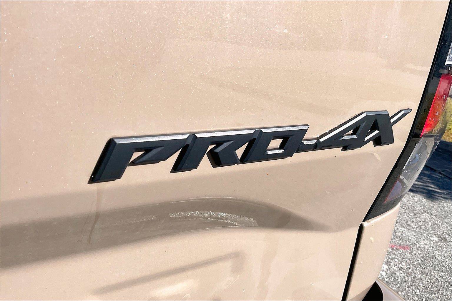 Used 2024 Nissan Frontier PRO-4X w/ Pro Convenience Package AWD/4WD image 8