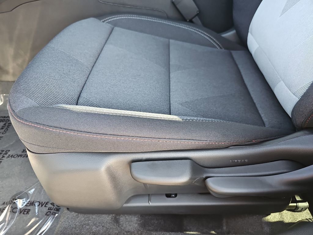 New 2026 Chevrolet Trax RS w/ Sunroof Package image 28