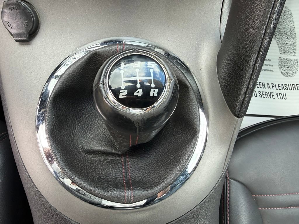 Used 2007 Pontiac Solstice GXP w/ Premium Package RWD image 20