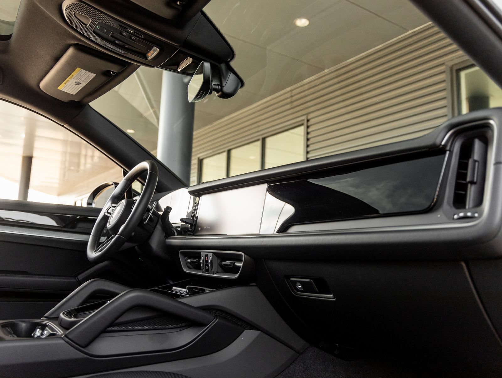 Certified 2025 Porsche Cayenne S AWD/4WD image 46