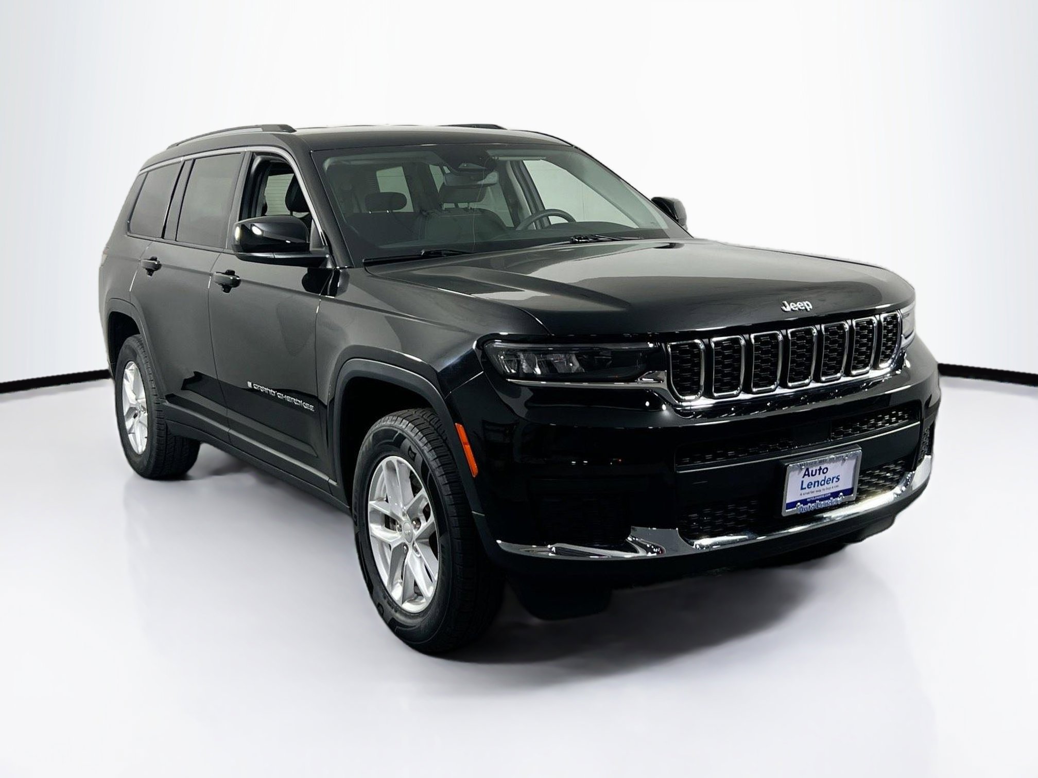 Used 2023 Jeep Grand Cherokee L Laredo AWD/4WD image 3