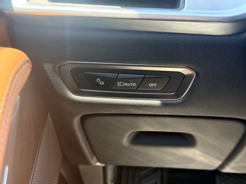 Used 2025 BMW X7 xDrive40i w/ Premium Package AWD/4WD image 37