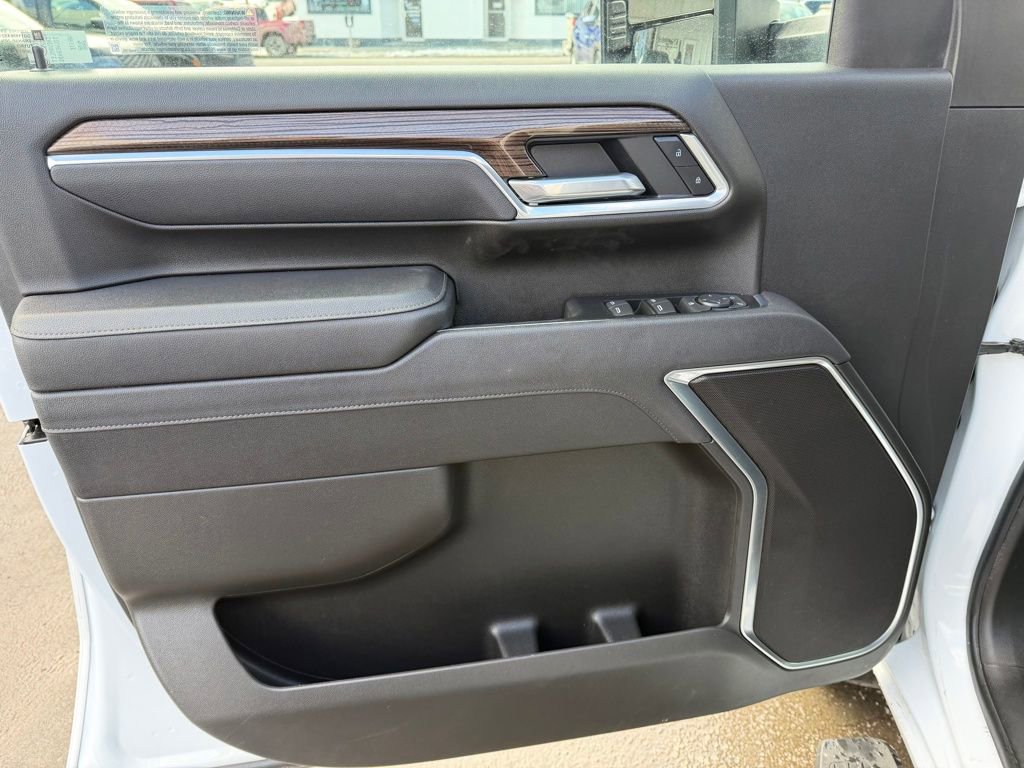 Used 2025 Chevrolet Silverado 2500 LT w/ Convenience Package image 15