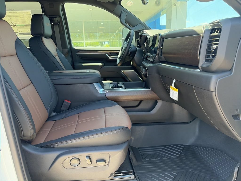 New 2026 Chevrolet Silverado 3500 High Country w/ High Country Premium Package AWD/4WD image 15