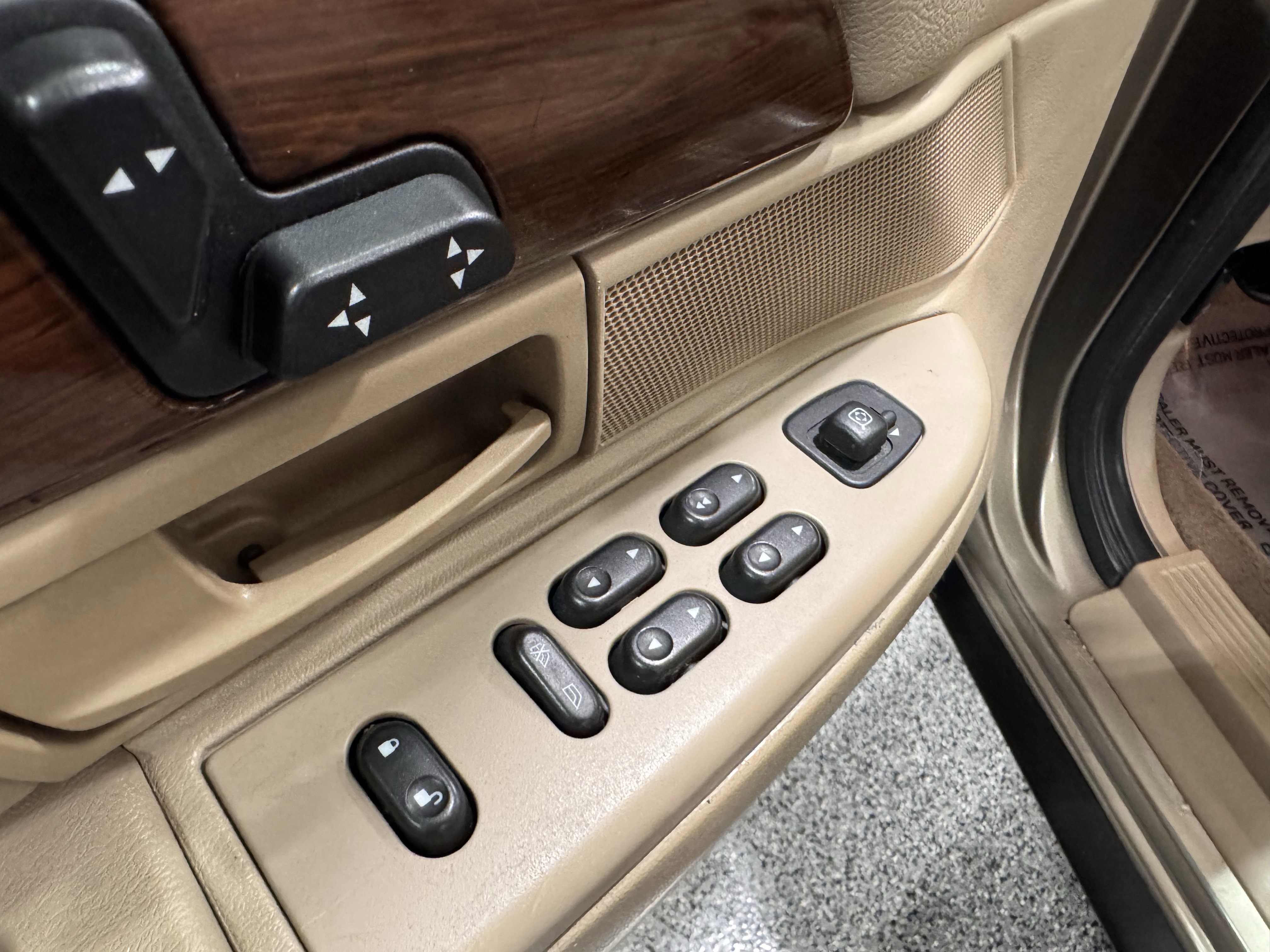 Used 2003 Mercury Grand Marquis LS image 18