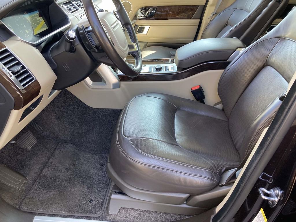 Used 2020 Land Rover Range Rover HSE image 12