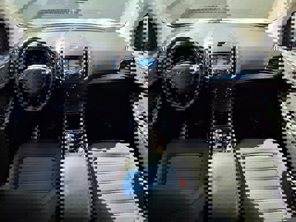 Used 2019 Ford Edge SE image 7