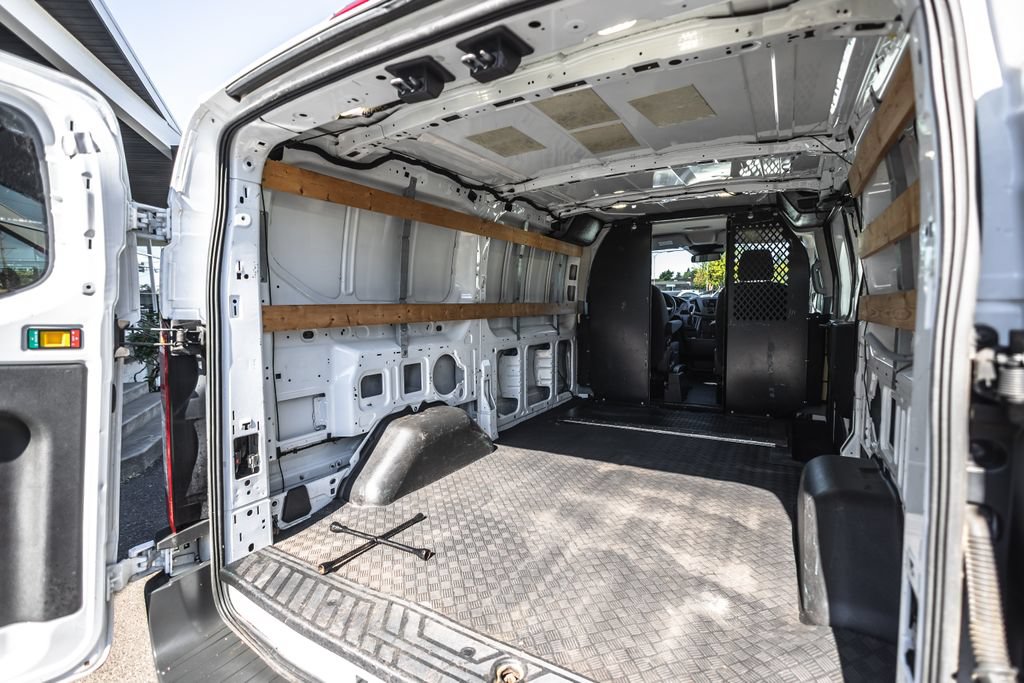 Used 2017 Ford Transit 250 130 Low Roof w/ Exterior Upgrade Package RWD image 26