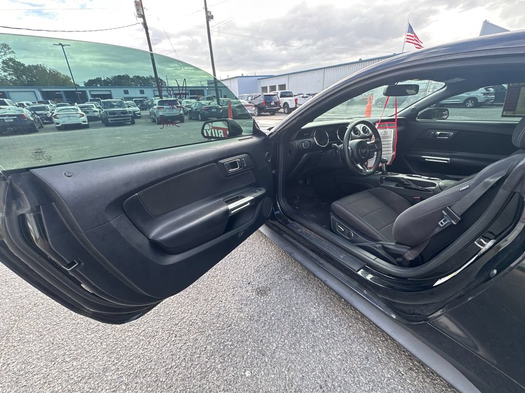 Used 2016 Ford Mustang Coupe w/ Equipment Group 051A RWD image 11
