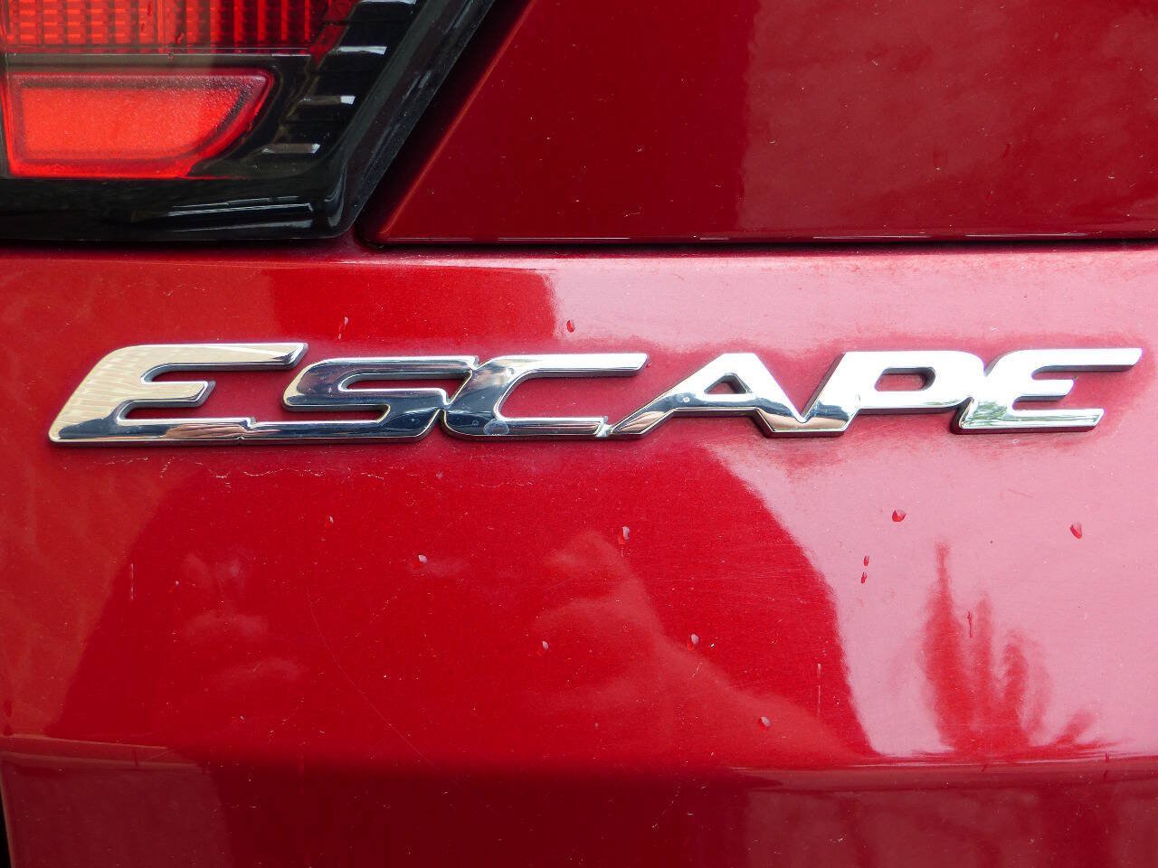 Used 2019 Ford Escape SEL AWD/4WD image 16