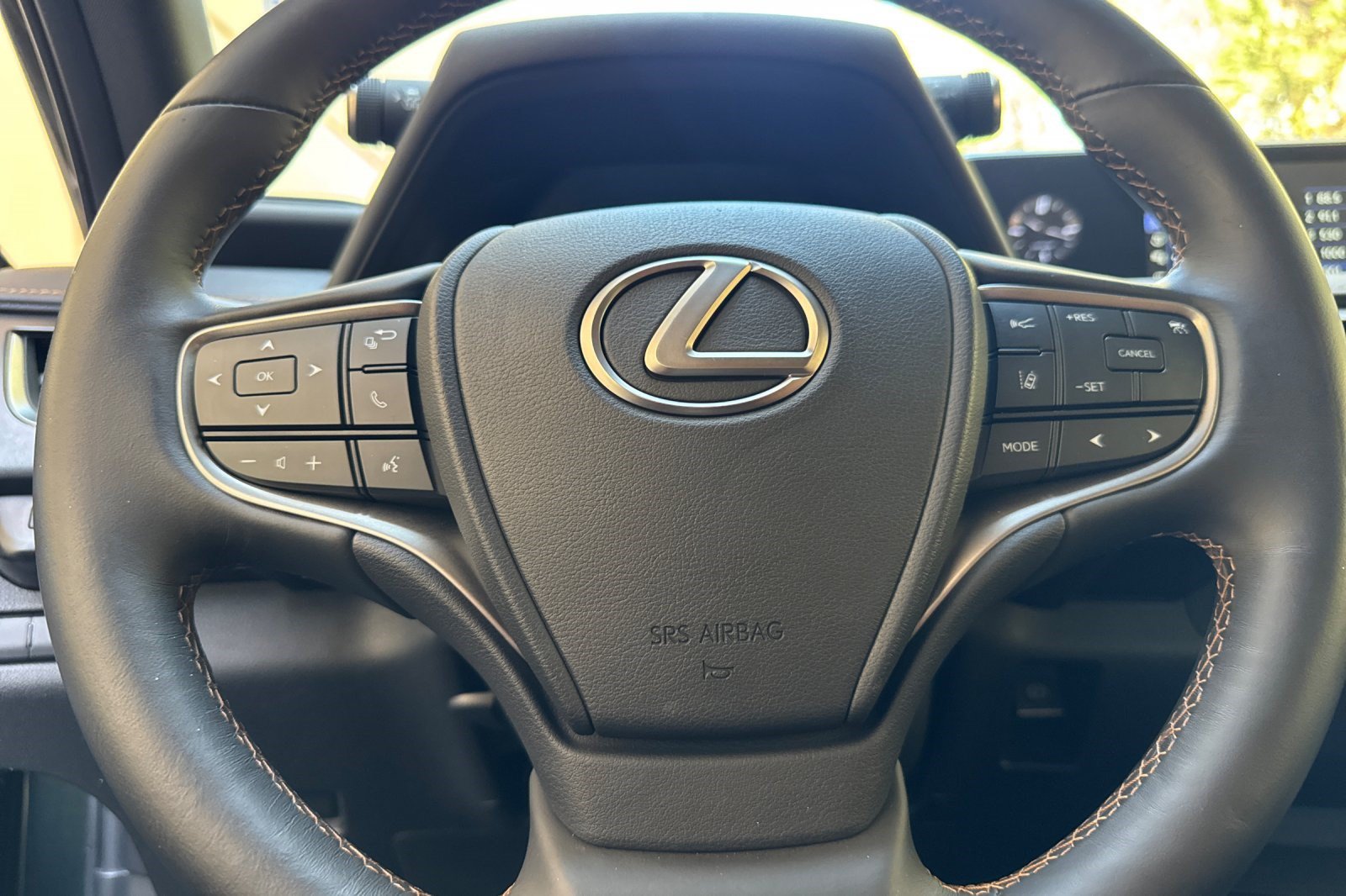 Used 2019 Lexus UX 200 w/ Accessory Package FWD image 10