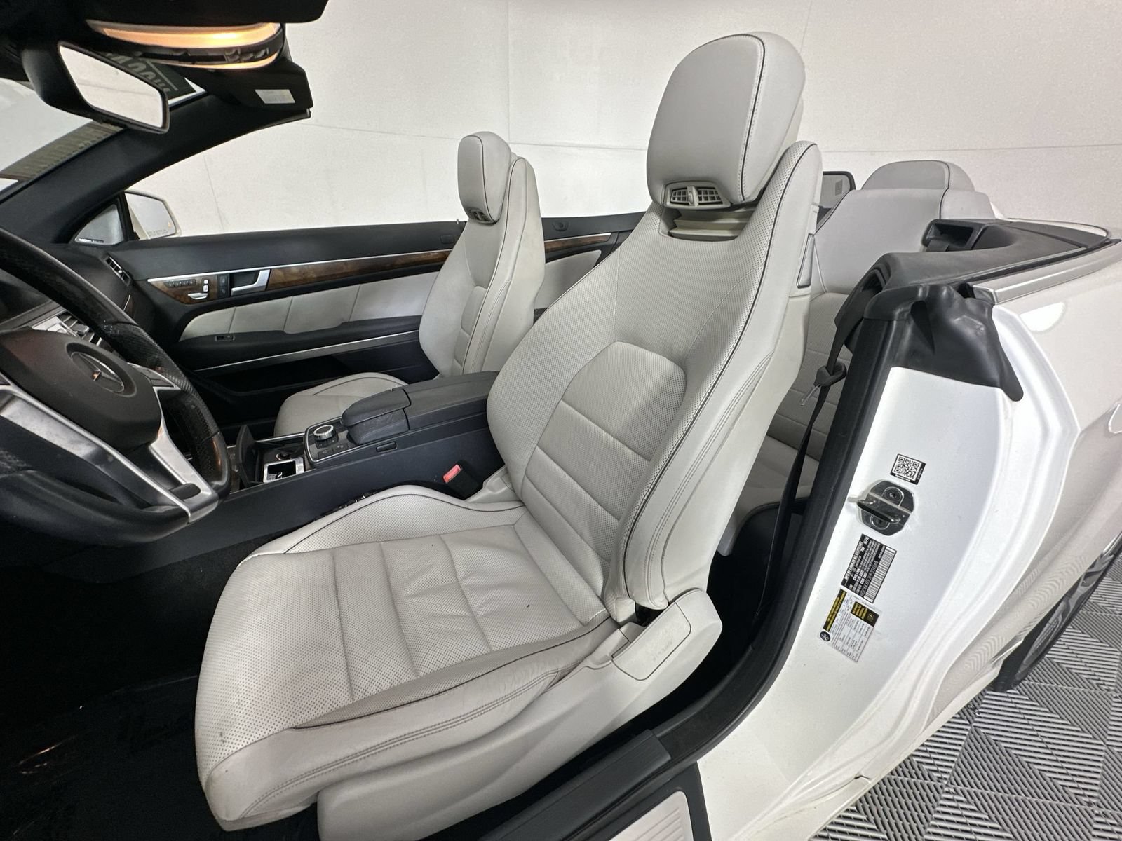Used 2017 Mercedes-Benz E 400 Cabriolet w/ Premium 2 Package image 11