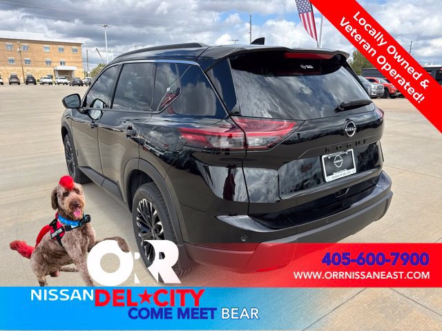 New 2027 Nissan Rogue Dark Armor FWD image 3