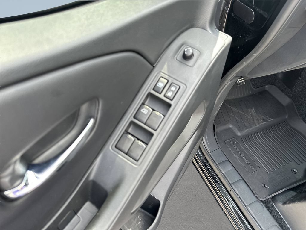 Used 2025 Nissan Frontier SV AWD/4WD image 17