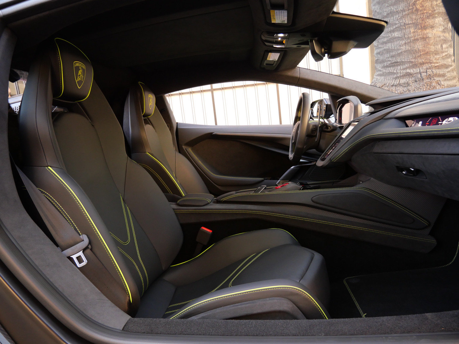 Used 2025 Lamborghini Revuelto AWD/4WD image 8