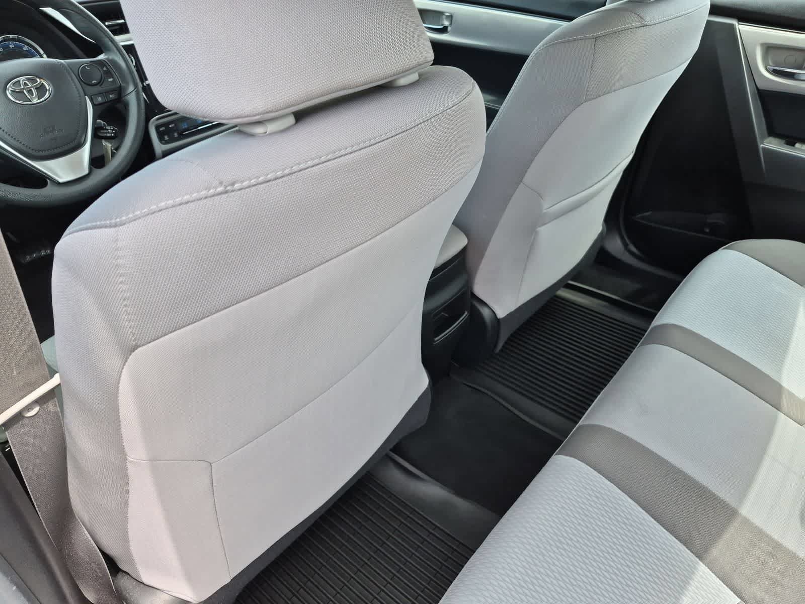 Used 2018 Toyota Corolla LE FWD image 17