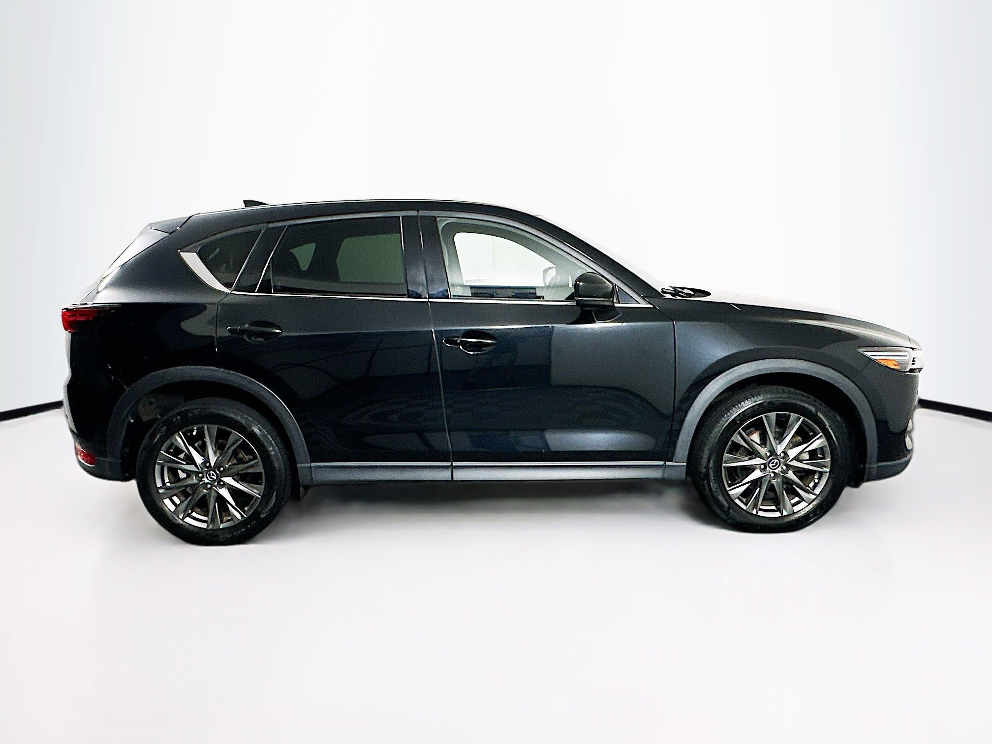 Used 2019 MAZDA CX-5 Signature image 10