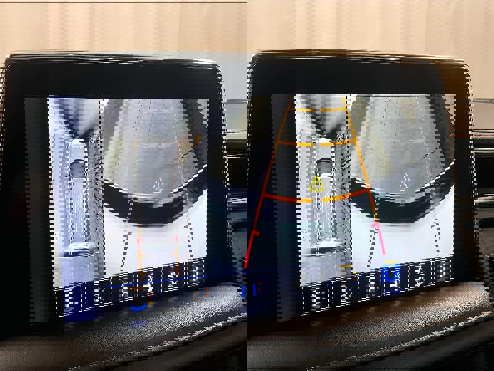 Used 2023 Chevrolet Tahoe Z71 w/ Luxury Package image 20