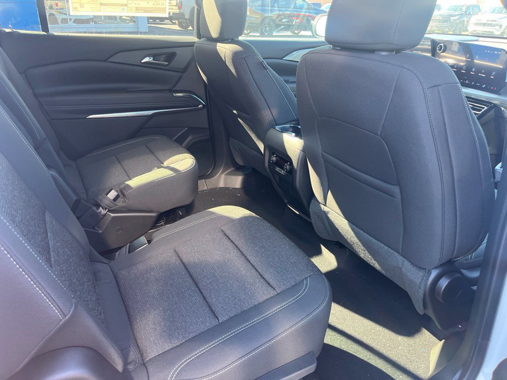 New 2027 Chevrolet Traverse LT w/ Midnight/Sport Edition FWD image 30