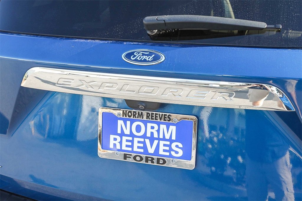 Used 2020 Ford Explorer XLT w/ Equipment Group 202A image 12