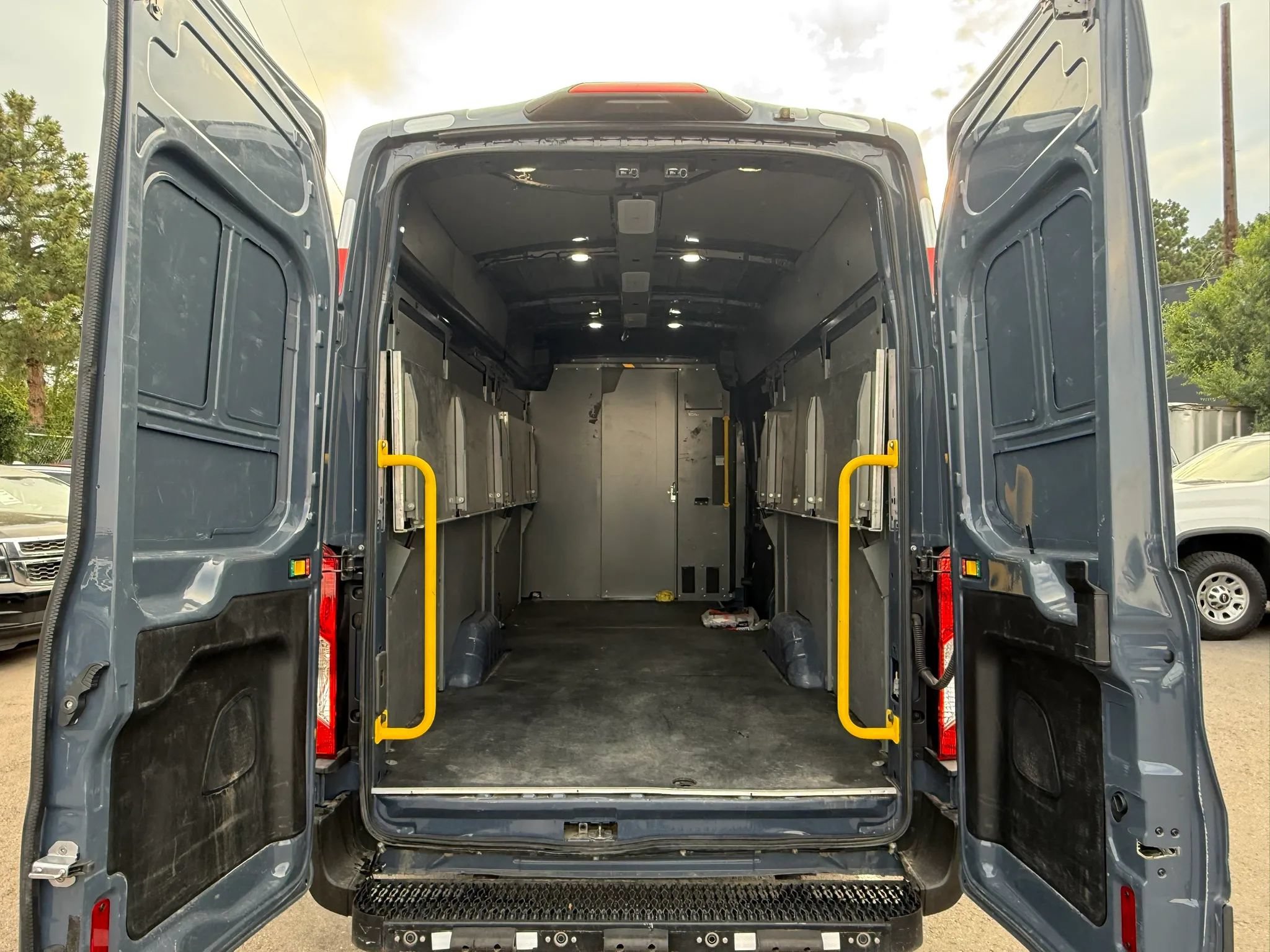 Used 2020 Ford Transit 250 148 High Roof Extended RWD image 13