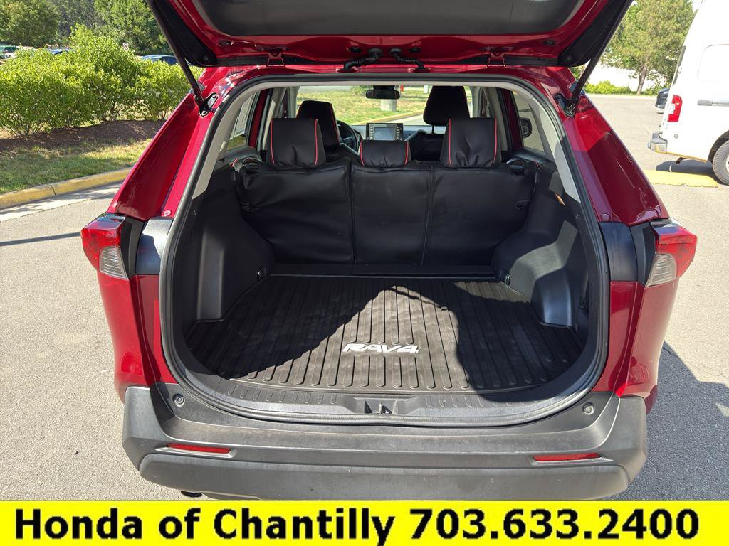 Used 2021 Toyota RAV4 LE AWD/4WD image 26