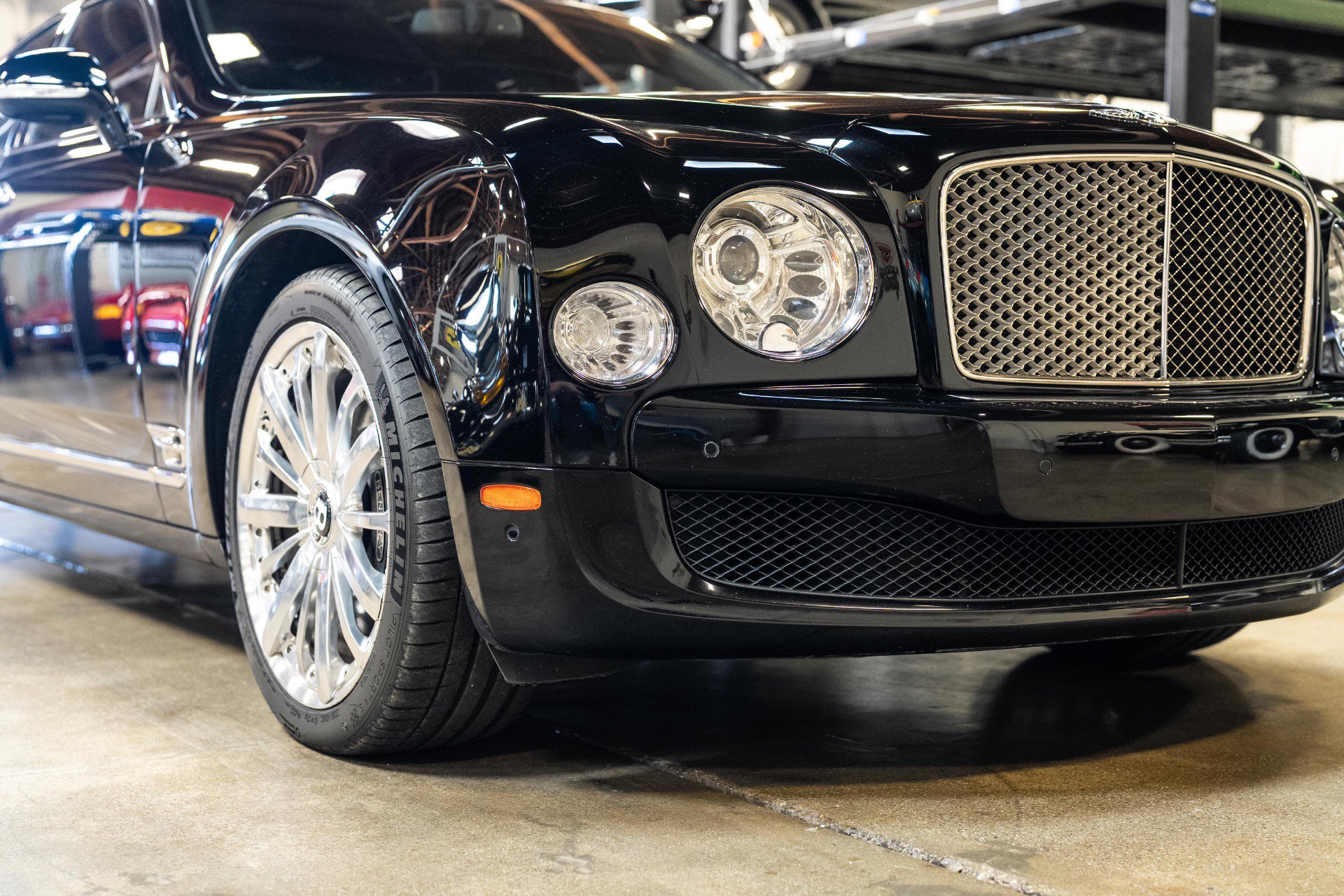 Used 2014 Bentley Mulsanne image 24