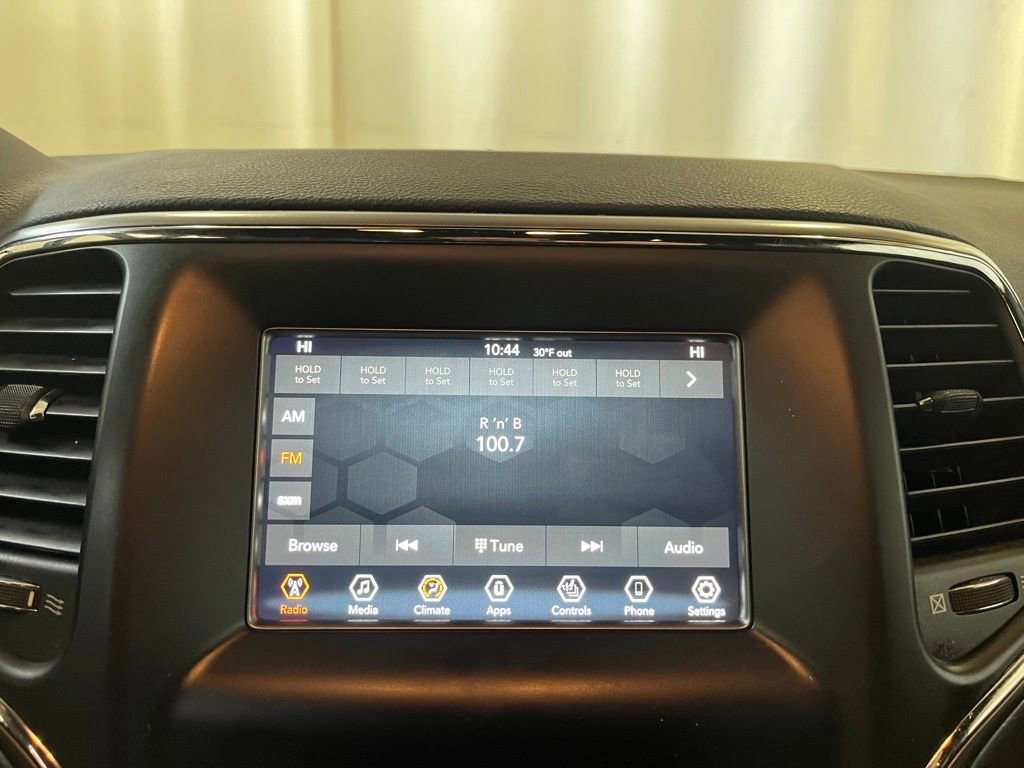 Used 2018 Jeep Grand Cherokee Laredo image 16