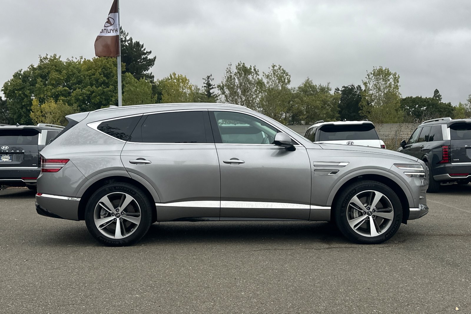 Used 2023 Genesis GV80 3.5T w/ Cargo Package AWD/4WD image 3