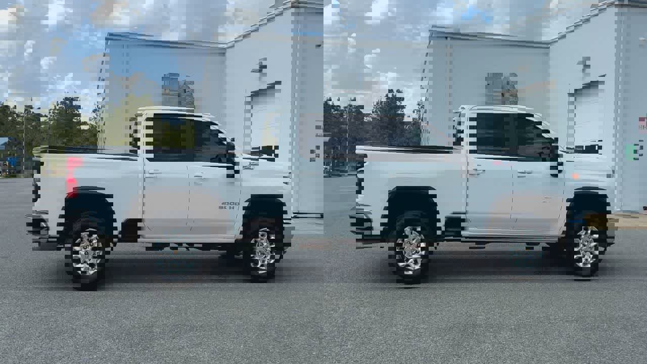 Used 2025 Chevrolet Silverado 2500 LT image 9