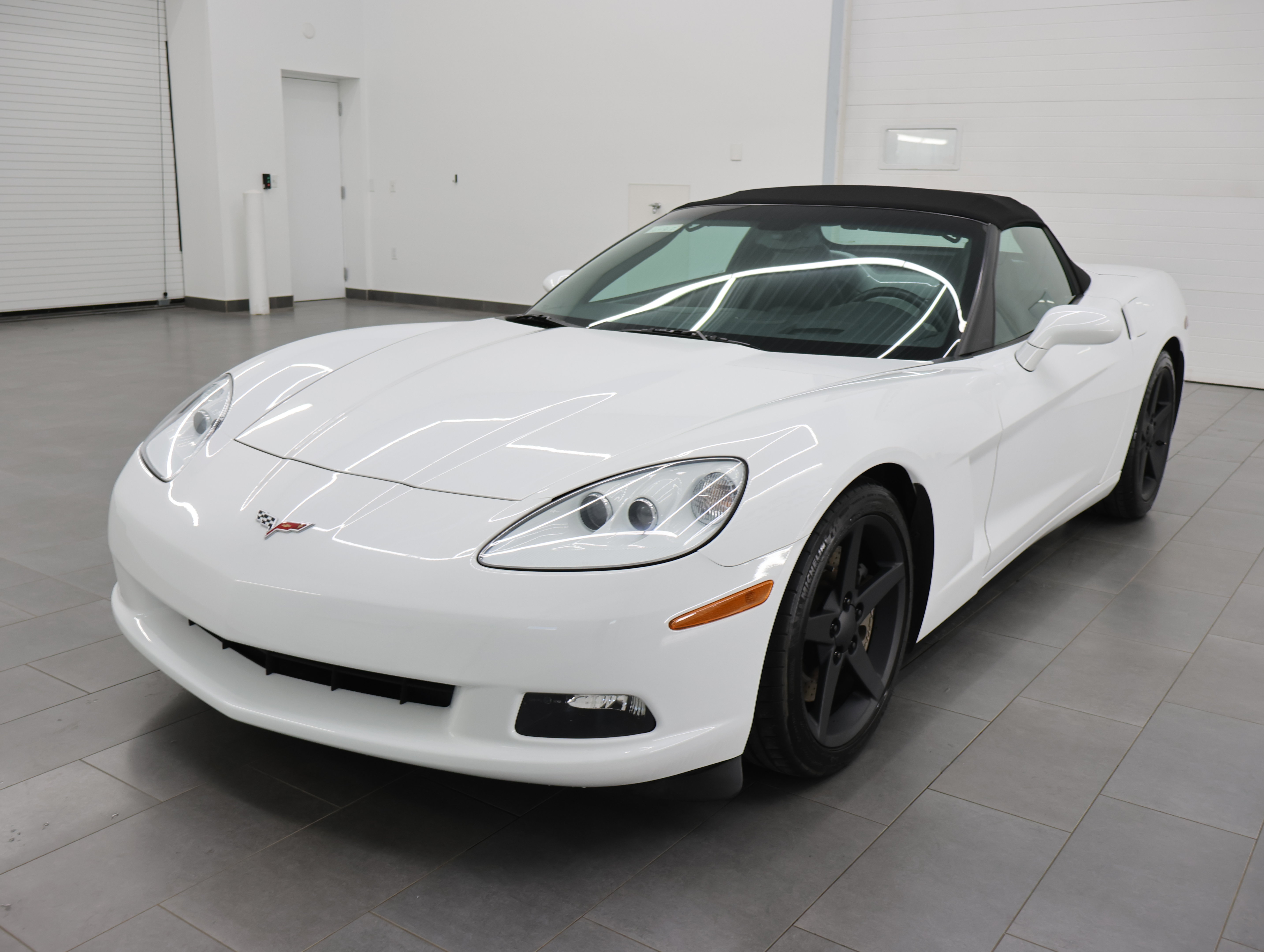 Used 2005 Chevrolet Corvette Convertible w/ Preferred Equipment Group RWD image 6