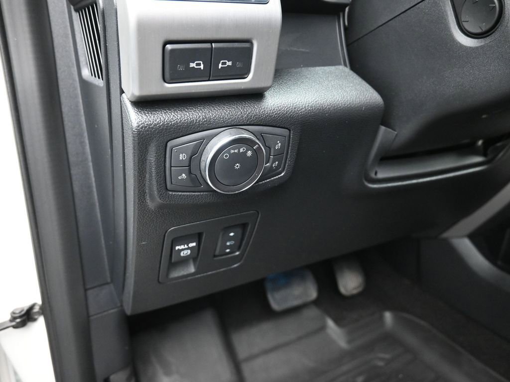 Certified 2020 Ford F150 Platinum w/ Equipment Group 701A Luxury image 13