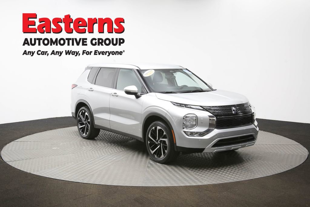 Used 2024 Mitsubishi Outlander SE image 48