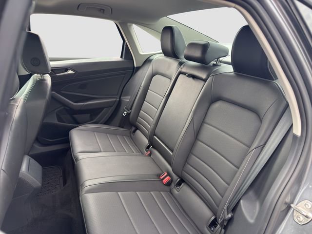 Used 2024 Volkswagen Jetta SE w/ Panoramic Sunroof Package image 13