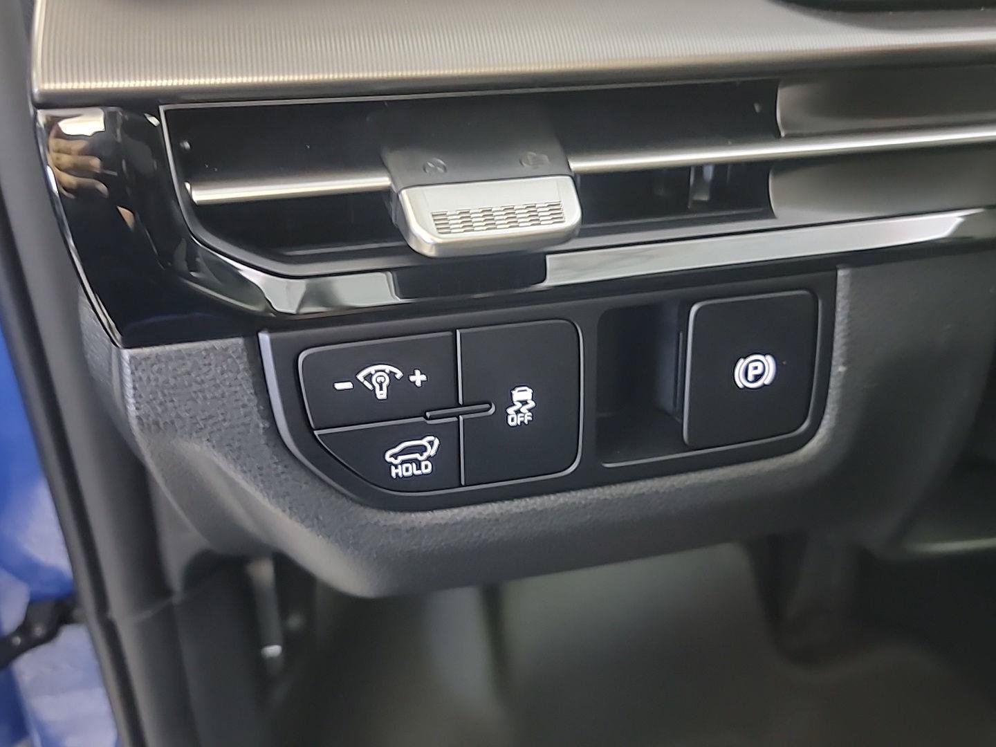 Used 2026 Kia Sportage EX FWD image 36