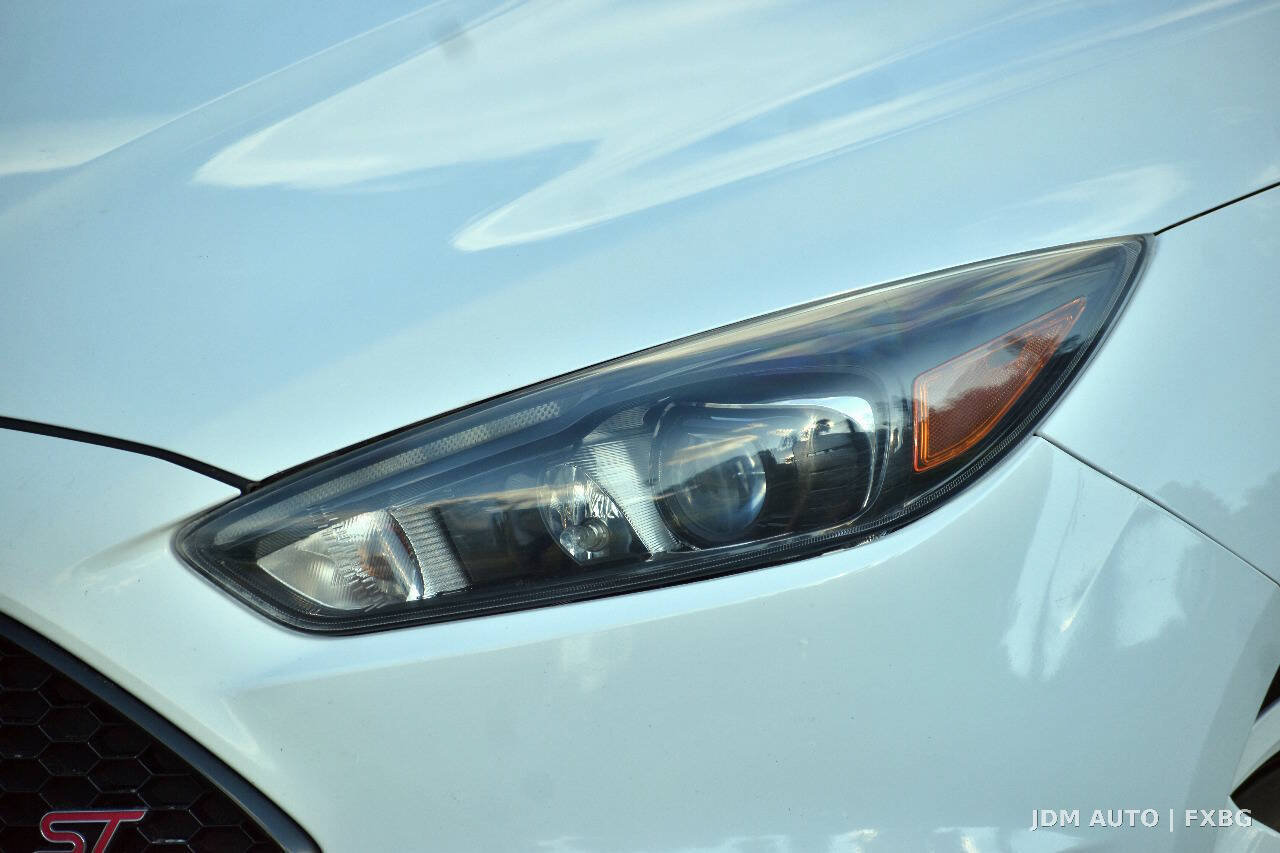Used 2015 Ford Focus ST w/ Equipment Group 402A FWD image 34