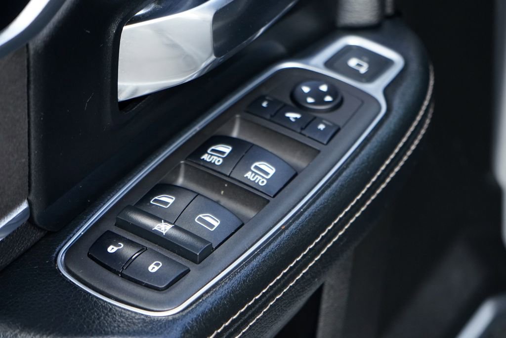 Used 2022 RAM 2500 Laramie w/ Night Edition image 17